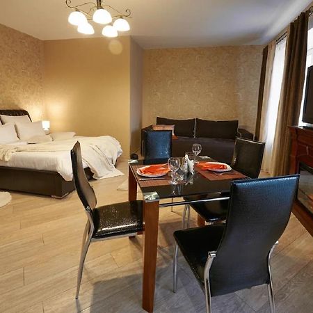 Paulmarie Apartments On Prs. Lenina, 51 โกเมล ภายนอก รูปภาพ